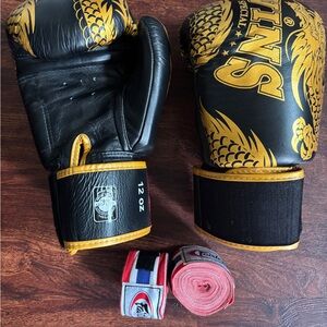 Black and Gold Boxing Gloves with Wraps